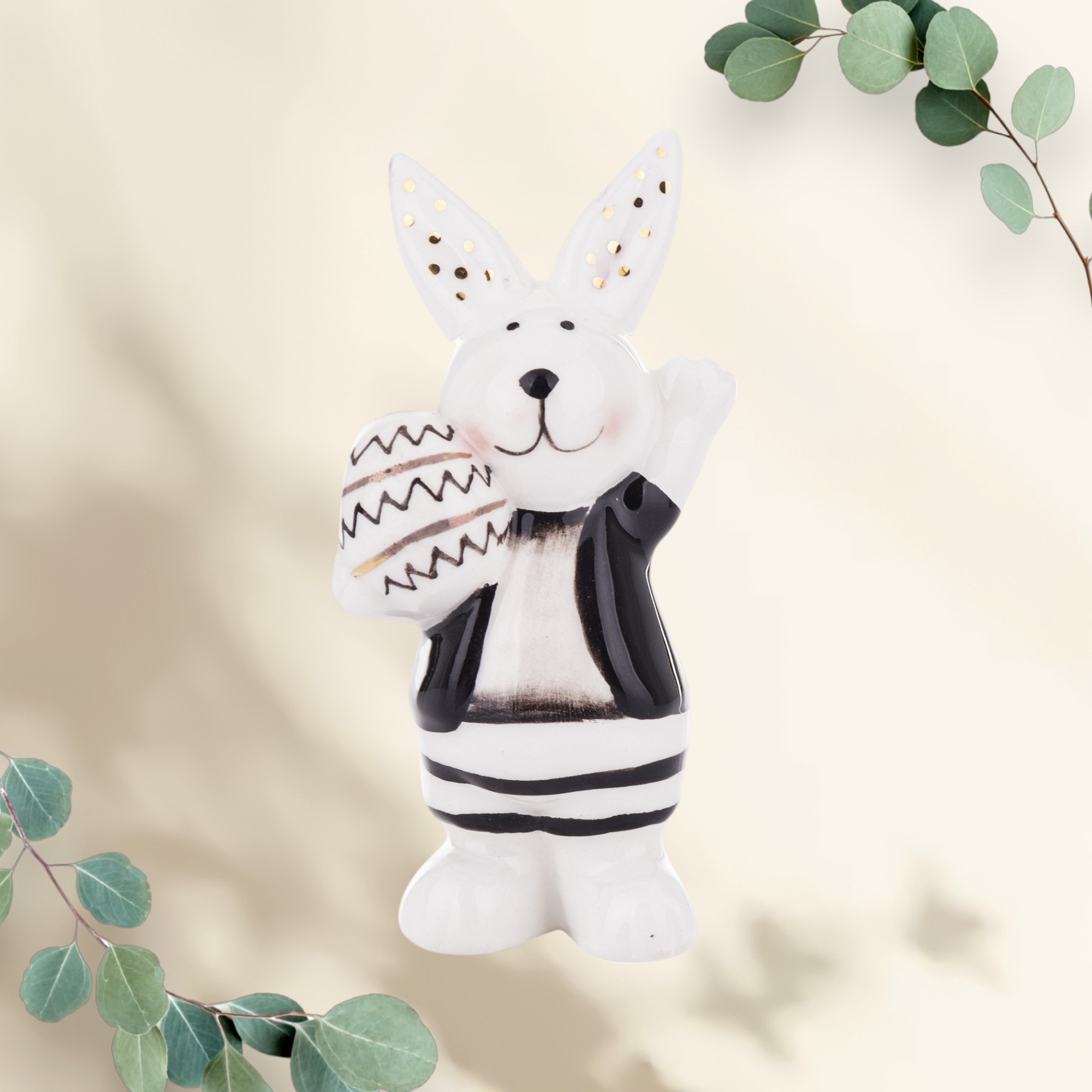 Figurka królik z jajkiem 8 cm