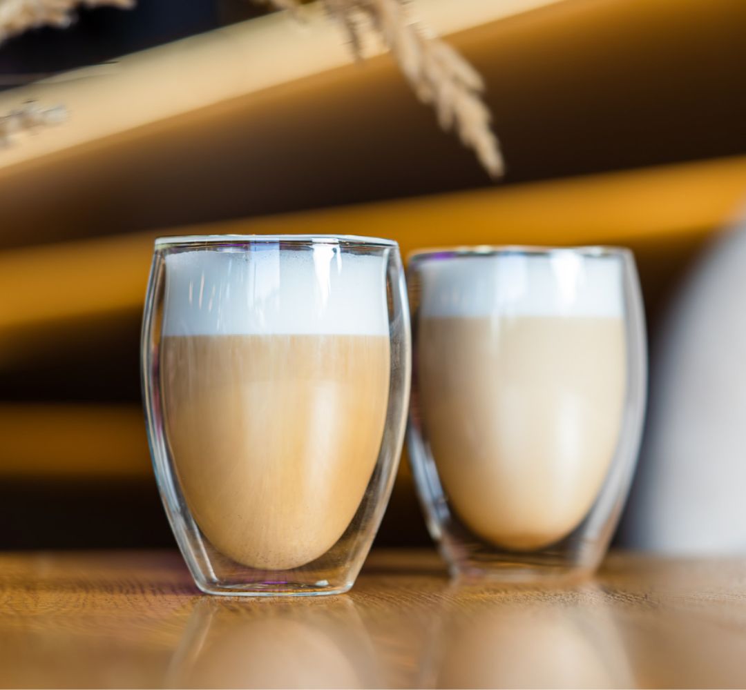Komplet 2 szklanek żaroodpornych z podwójną ścianką 360 ml Vialli Design - Noa